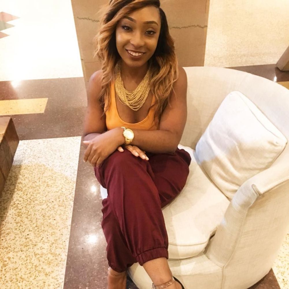 Meet your Posher, Whitney